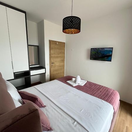 Art'S Apartment Mit Pool Ulcinj Pinjes المظهر الخارجي الصورة