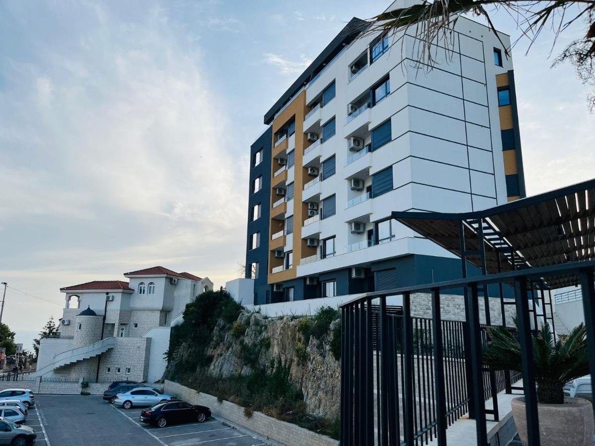 Art'S Apartment Mit Pool Ulcinj Pinjes المظهر الخارجي الصورة