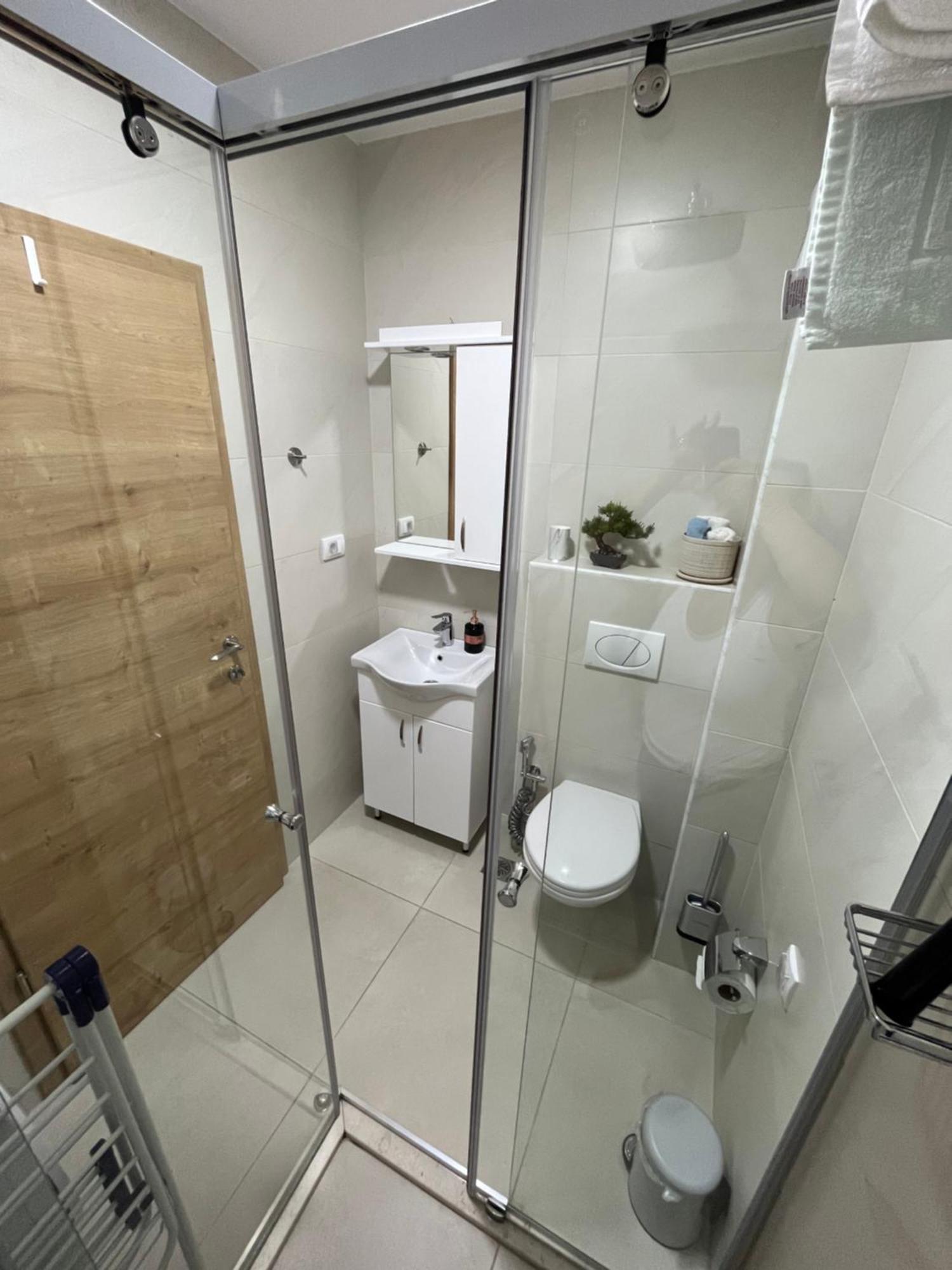 Art'S Apartment Mit Pool Ulcinj Pinjes المظهر الخارجي الصورة